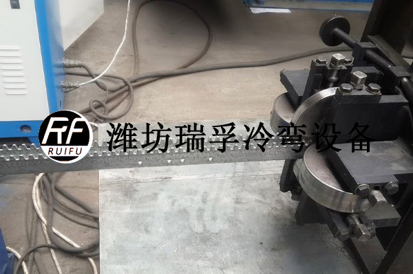 齒條設備