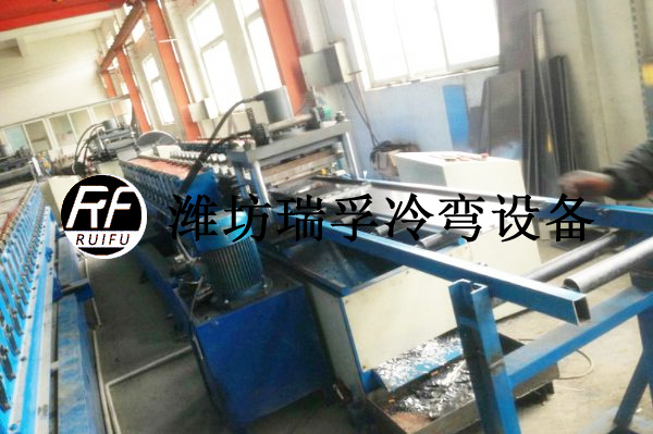 貨架型材設(shè)備