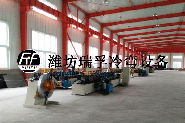 雞舍型材設(shè)備