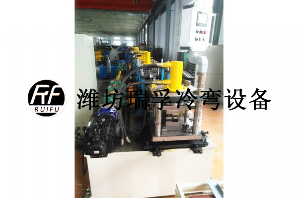 雞舍型材設(shè)備