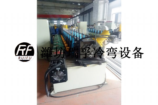雞舍型材設(shè)備
