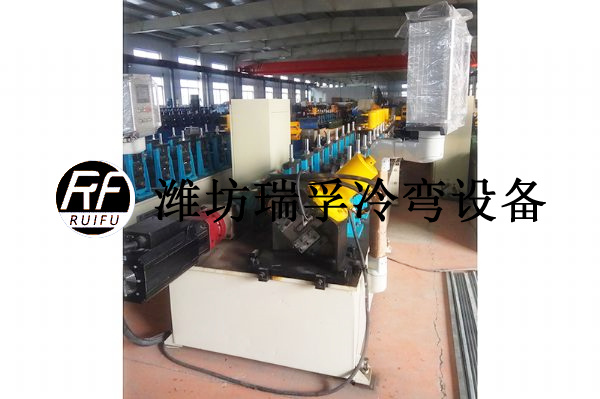 雞舍型材設(shè)備