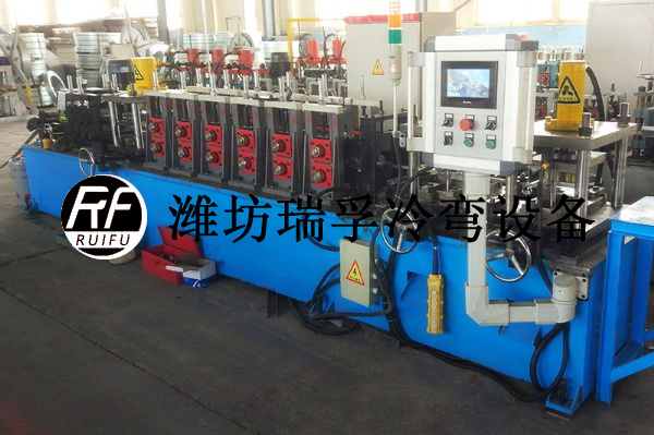 雞舍型材設(shè)備