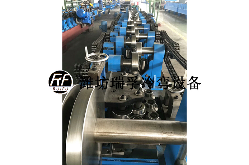 C型鋼成型設備(5).jpg