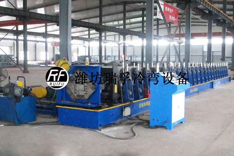 立體車庫邊梁數(shù)控沖設備
