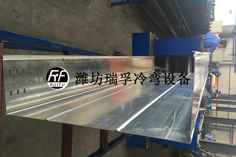 電纜橋架設備—扣蓋式