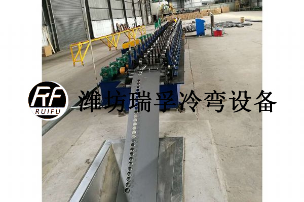 光熱發(fā)電型材設(shè)備