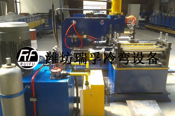 立體車庫邊梁數(shù)控沖設備