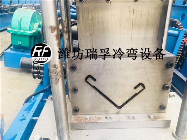 快拼箱房成型設(shè)備
