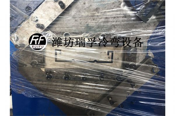 腳手架成型設(shè)備